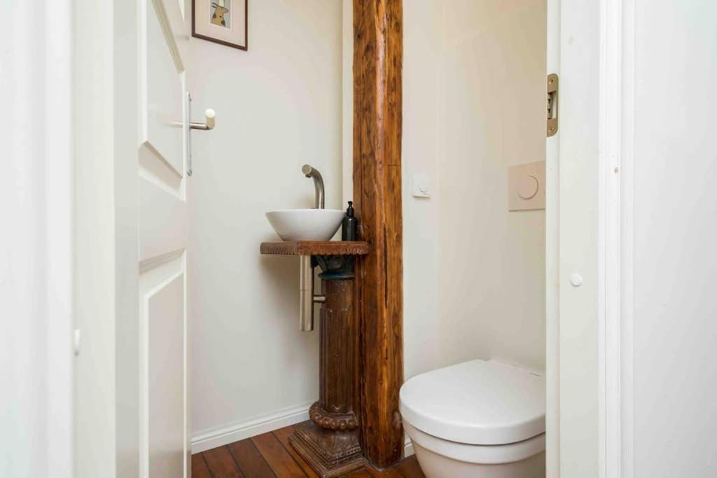 Best Location, Beautiful And Quiet Old Town Apt. Tallinn Exterior photo